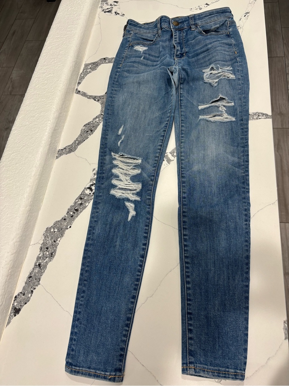 American Eagle Outfitters Medium Blue Distressed Skinny Jeans super stretch x